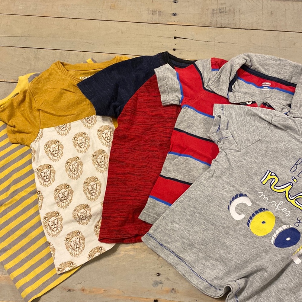 4T boy t-shirt bundle. 5 shirts. Old navy, garanimals.